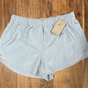 Nike Women’s Tempo Shorts, Multiple Sizes, Wolf Gray New with Tags Dri-Fit